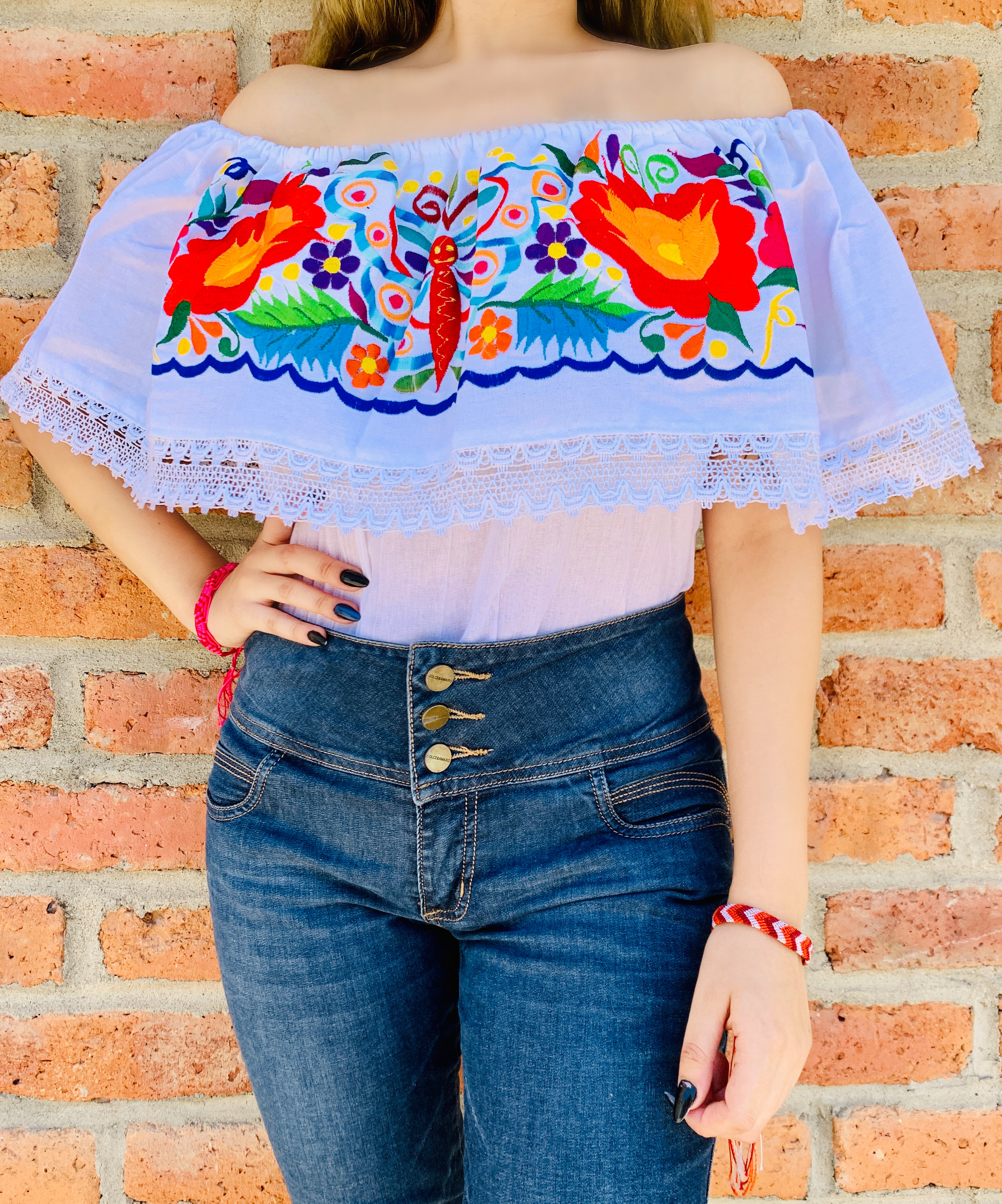 rj00617blusa de manta bordada a mano color color negro con diseño flores liston color azul artesanal mexicano mayoreo fabrica