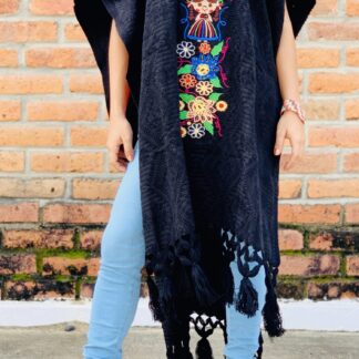 rj00730 Gabán Color Negro para dama de acrilan bordado de flores hecho en Chiapas México medida de 97x73cm mayo    reo fabrica