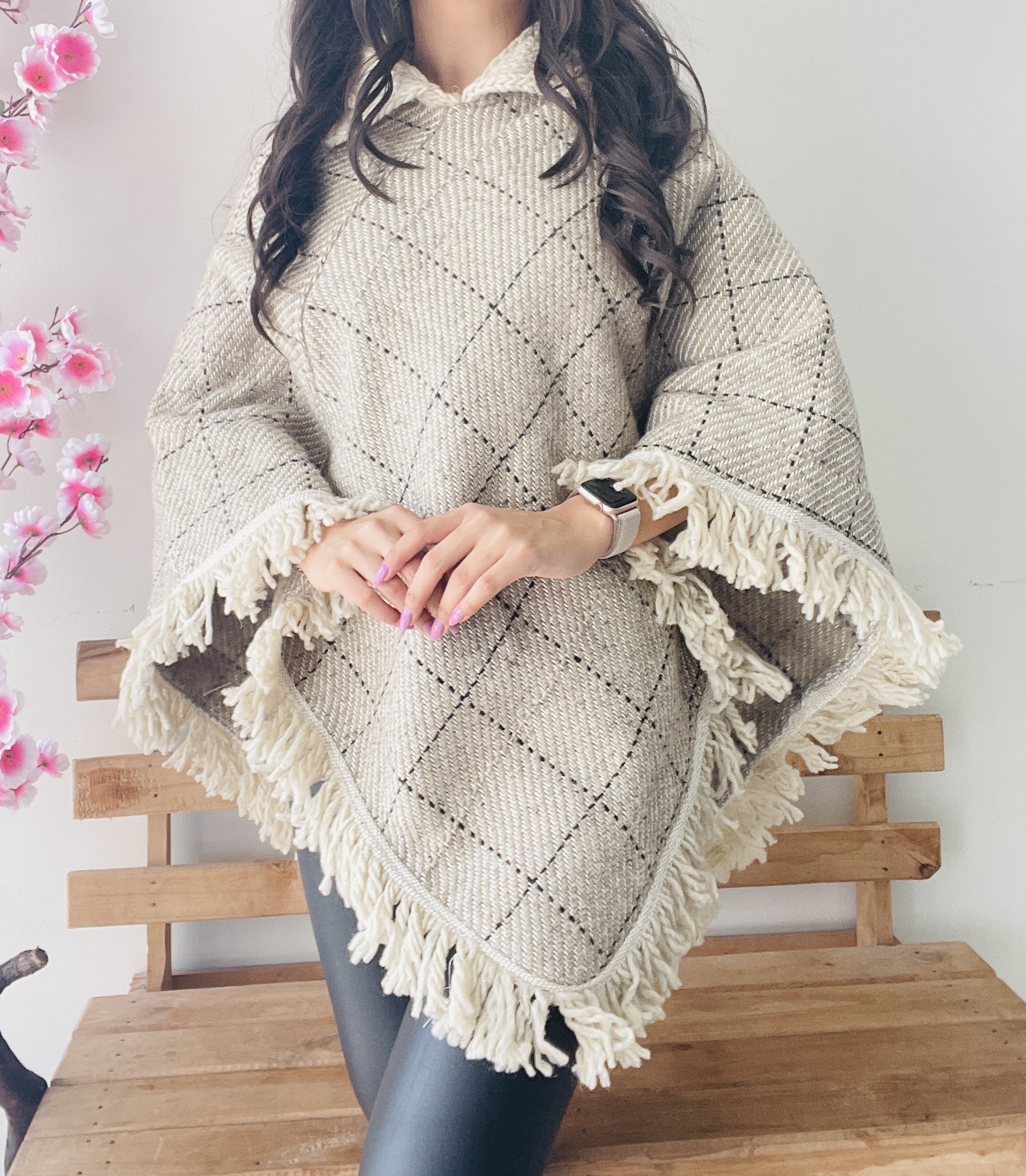 rj00747 Mañanita Color Gris de lana Unitalla para dama con botones hecho en Chiapas México medida de 76x98cm mayoreo fabrica - Imagen 2