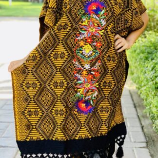 rj00813 Gabán Color Anaranjado bordado al azar diseño de flores hecho en Chiapas México medida de 97x73cm mayoreo fabrica