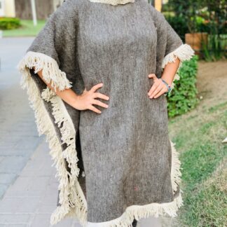 rj00815 Gabán Color Gris Poncho liso de lana Unitalla unisex hecho en Chiapas México medida de 93x90cm mayoreo fabrica